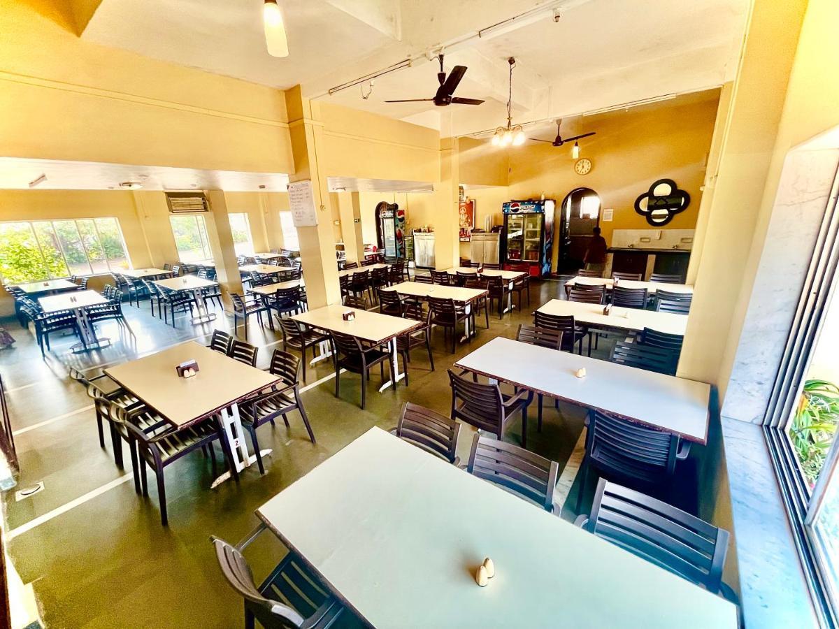Hotel Manik Moti Lonavala Bagian luar foto