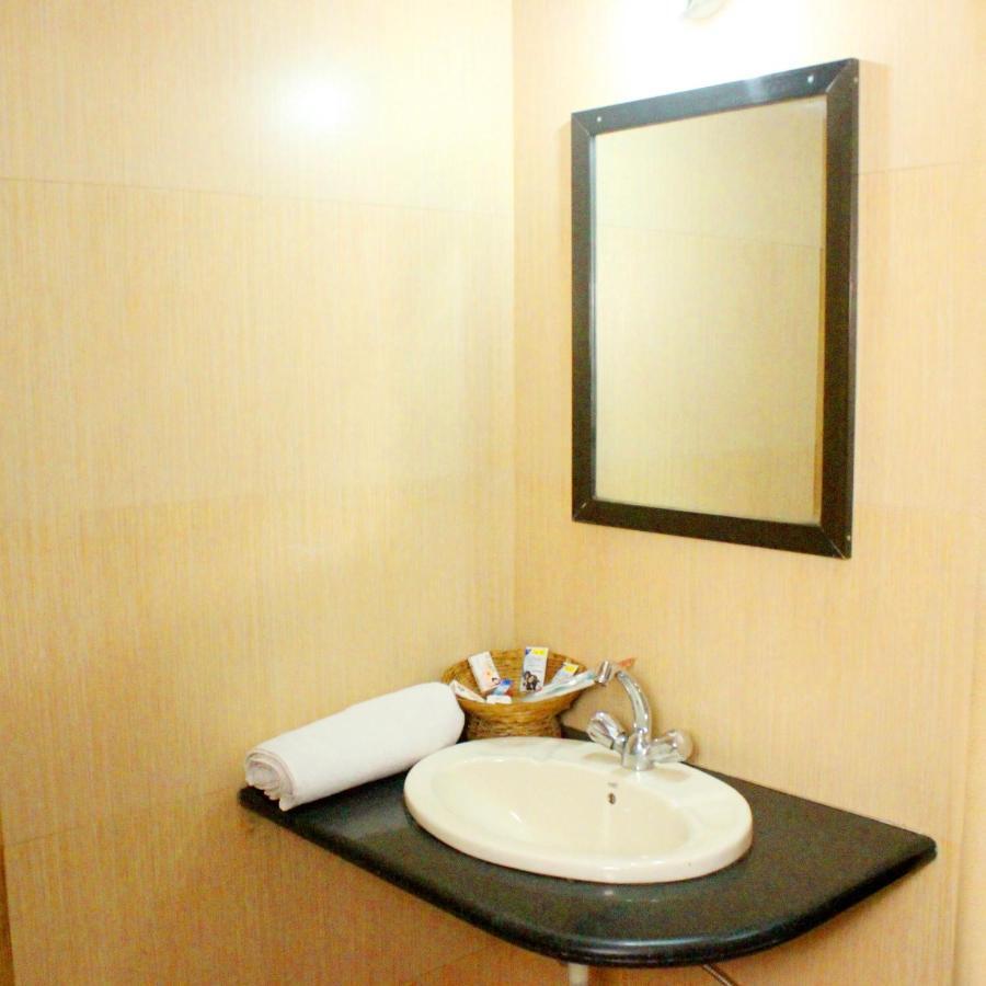 Hotel Manik Moti Lonavala Bagian luar foto