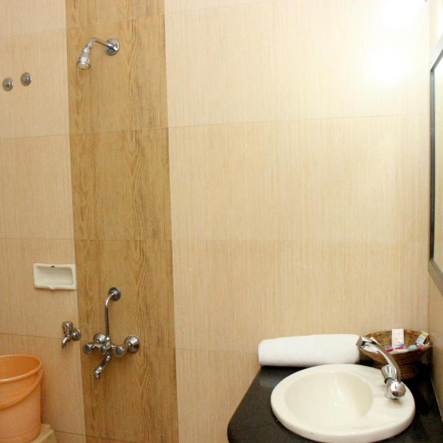 Hotel Manik Moti Lonavala Bagian luar foto