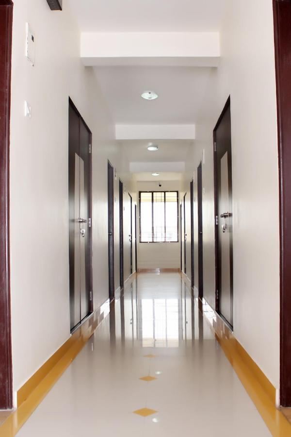 Hotel Manik Moti Lonavala Bagian luar foto
