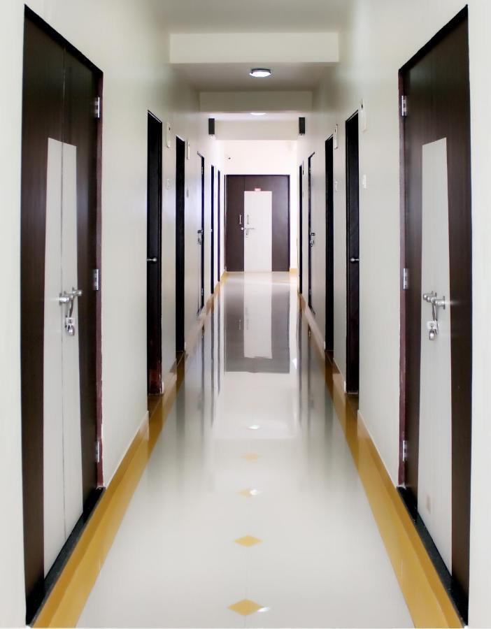 Hotel Manik Moti Lonavala Bagian luar foto
