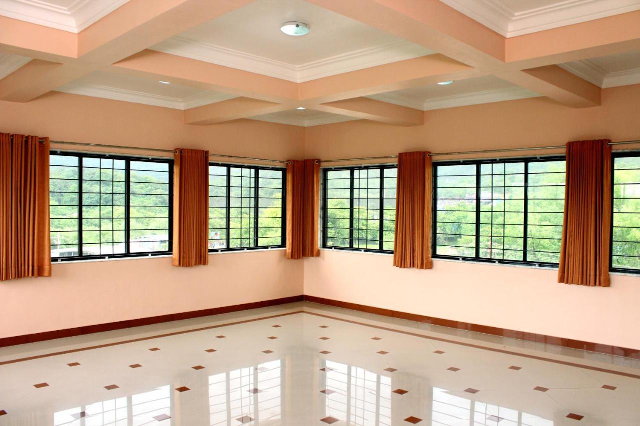 Hotel Manik Moti Lonavala Bagian luar foto