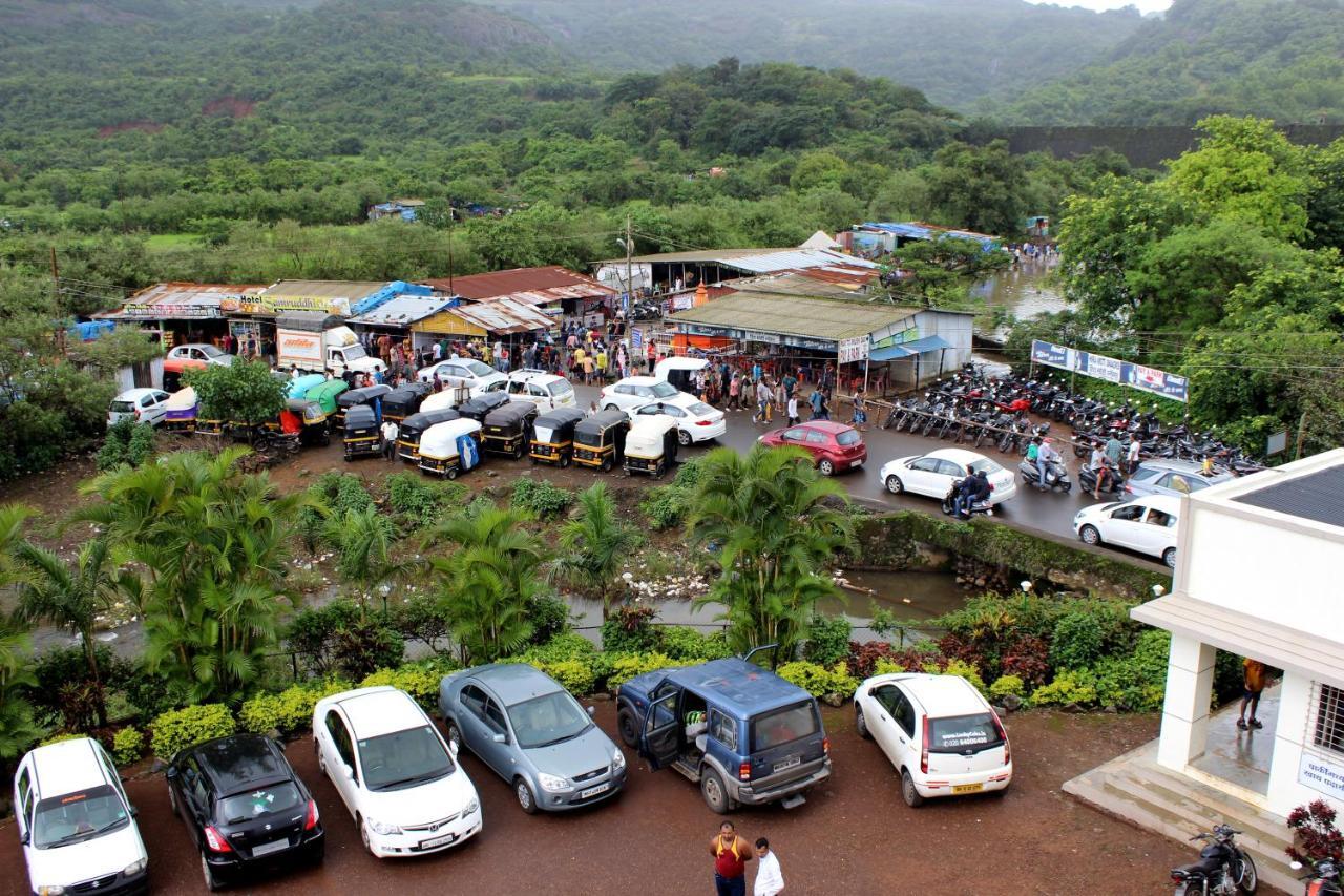 Hotel Manik Moti Lonavala Bagian luar foto
