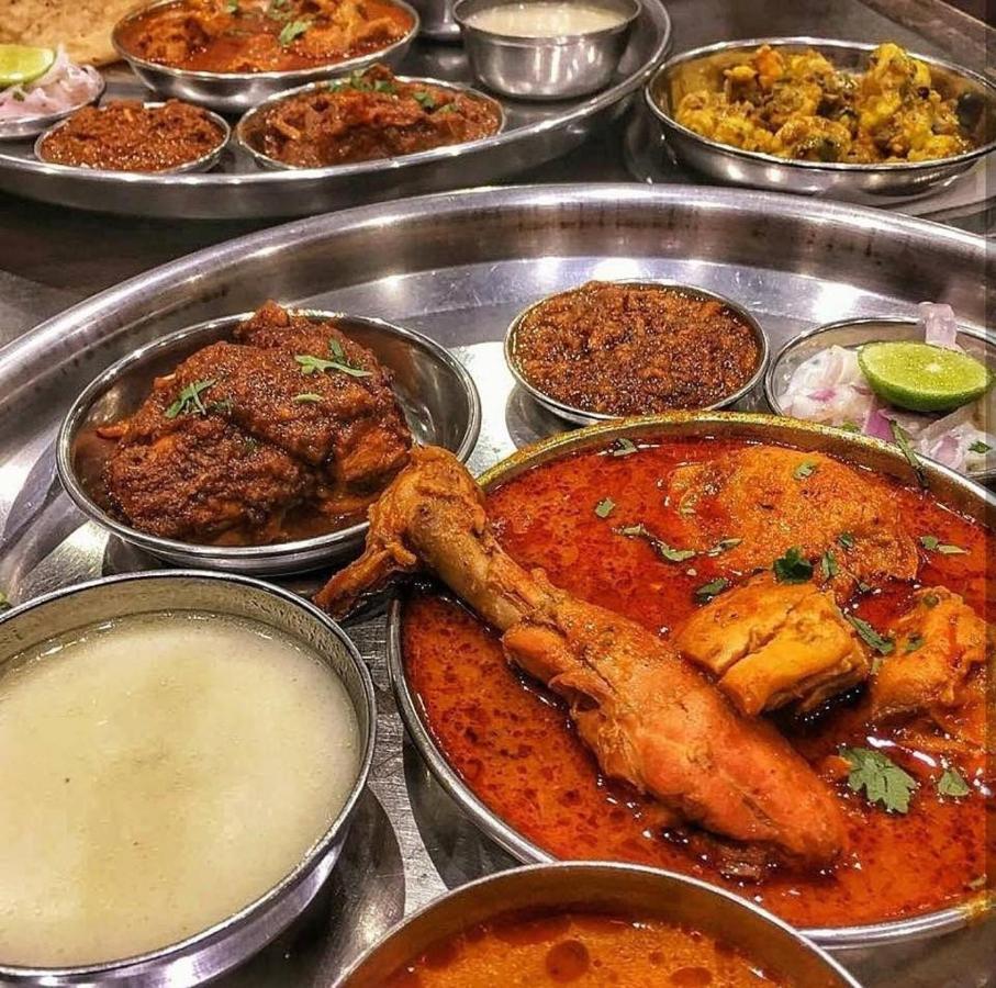 Hotel Manik Moti Lonavala Bagian luar foto