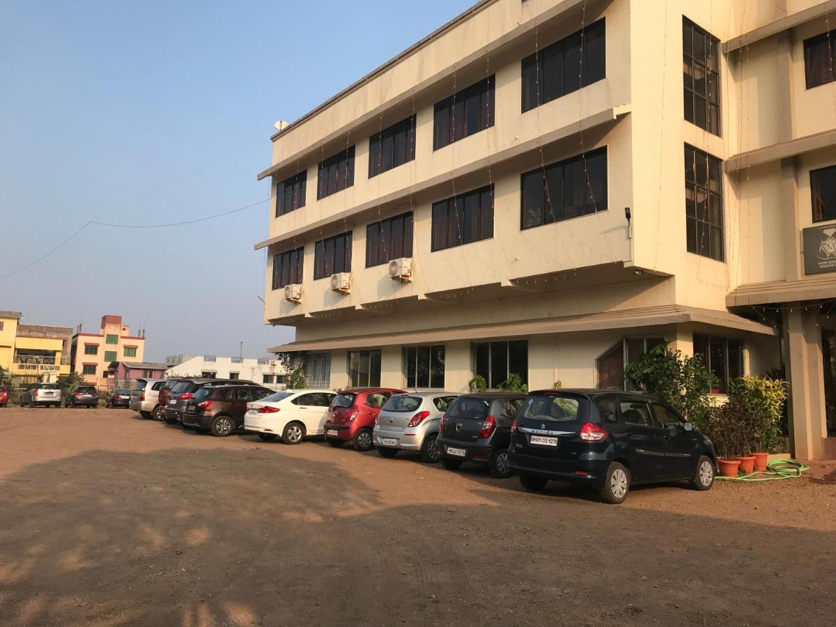 Hotel Manik Moti Lonavala Bagian luar foto
