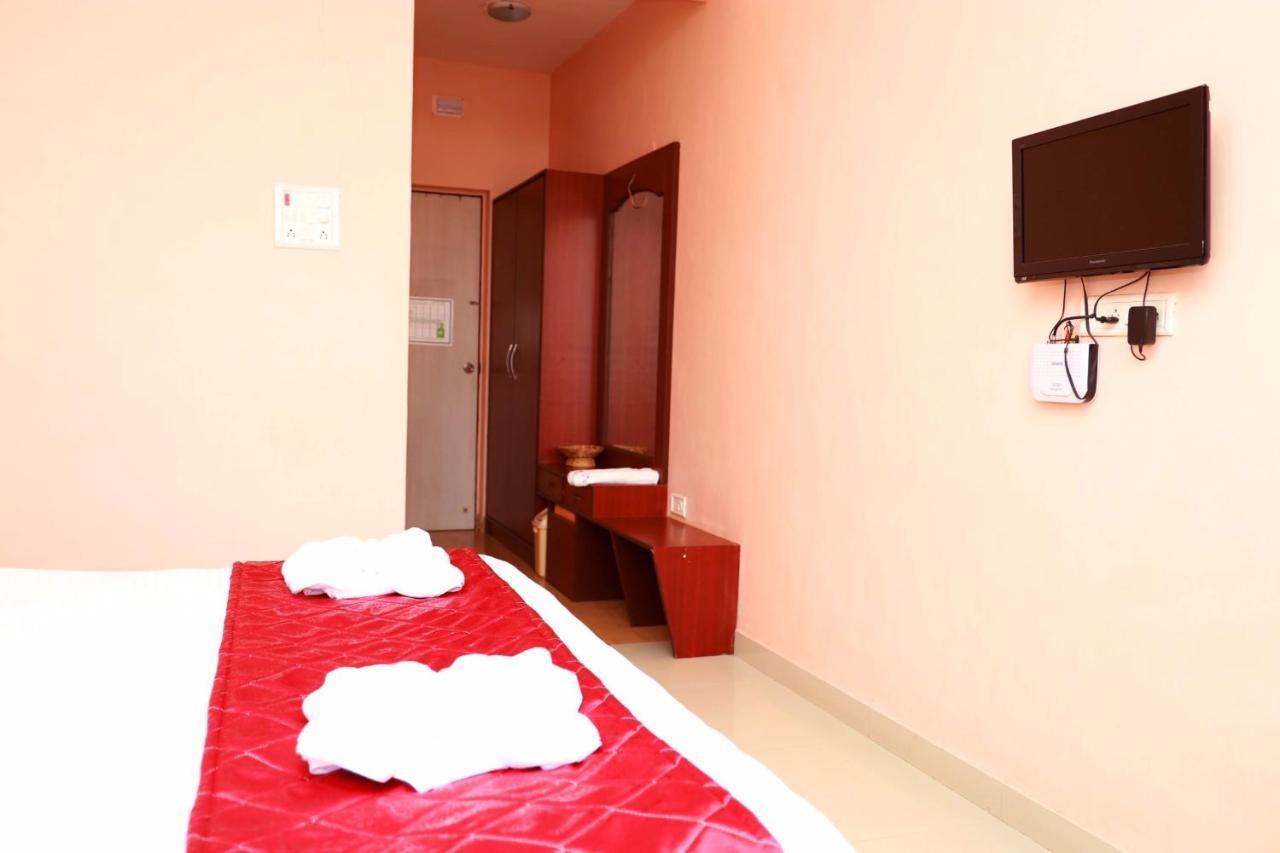 Hotel Manik Moti Lonavala Bagian luar foto